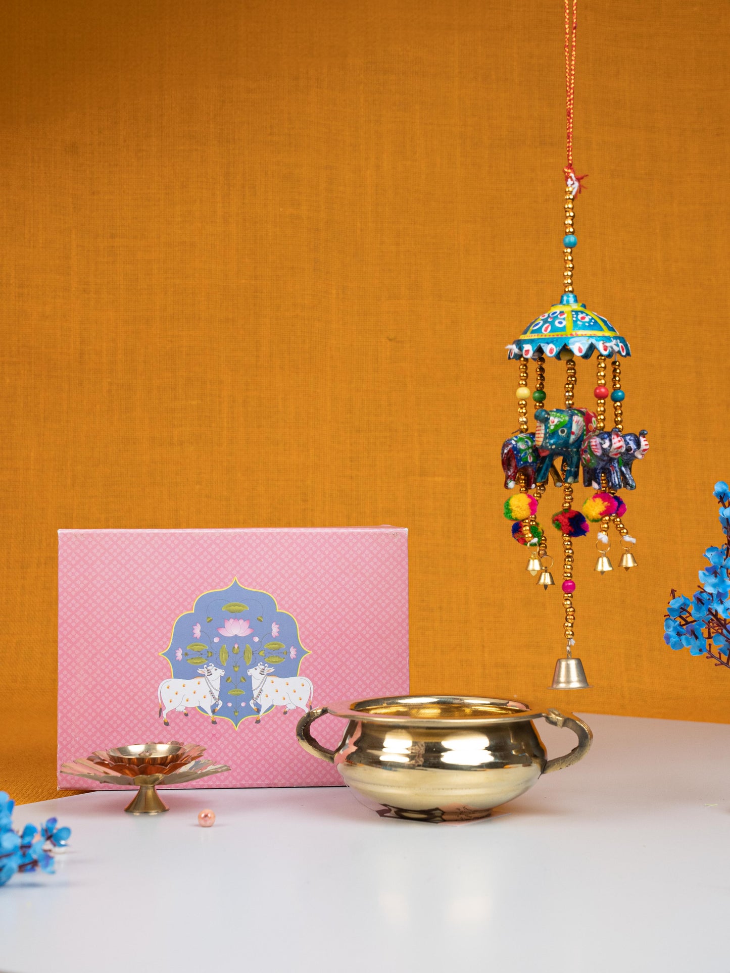 Gift Hamper - Urli with Thoran and Flower Diya - WMH0004