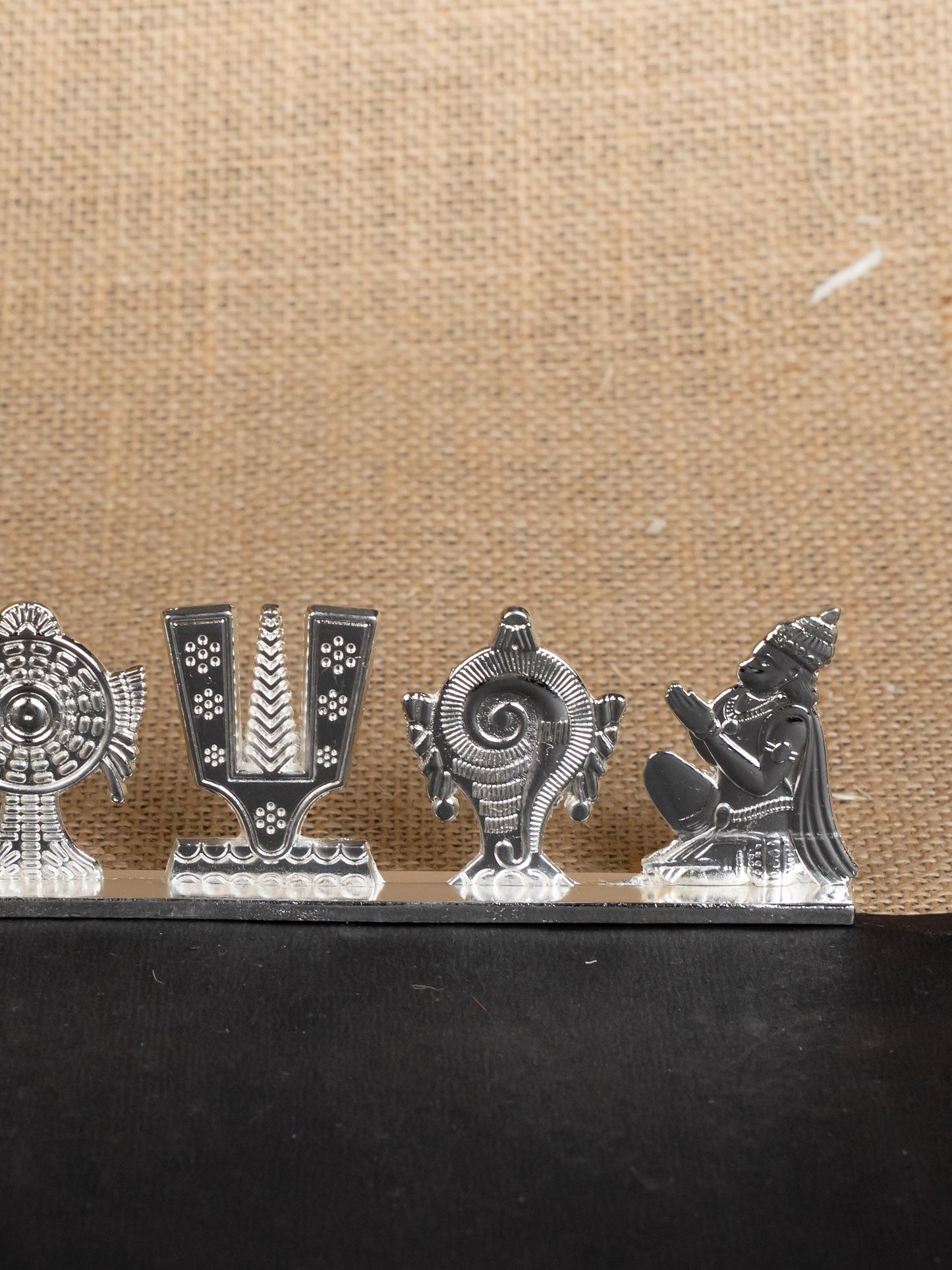 Zinc Alloy Shank Chakra Nama Stand - Silver Finish - WBG1424-4