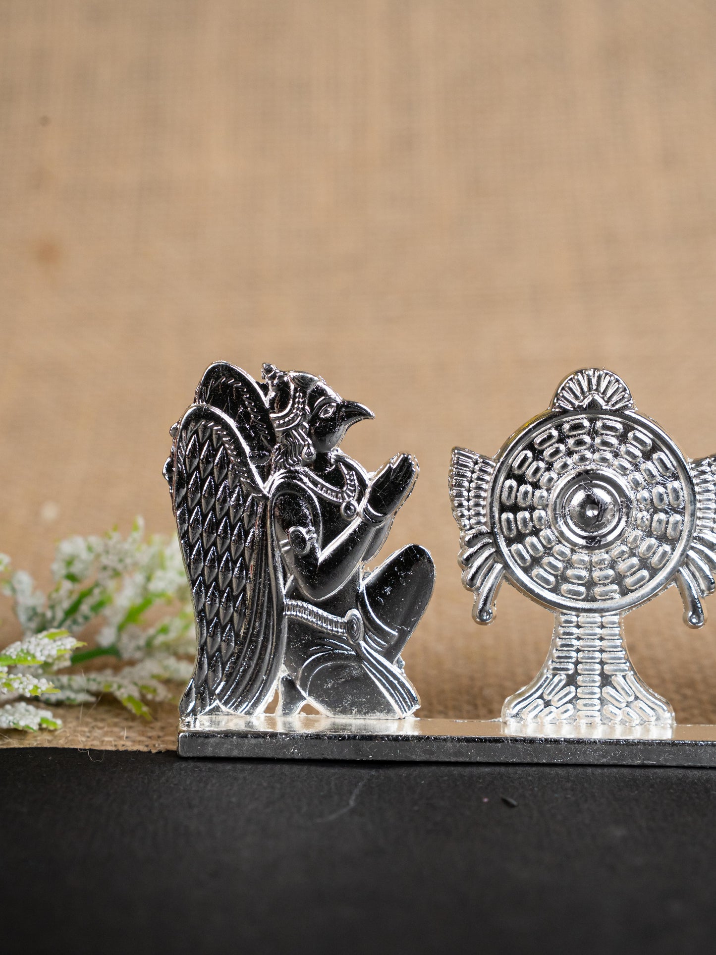 Zinc Alloy Shank Chakra Nama Stand - Silver Finish - WBG1424-4