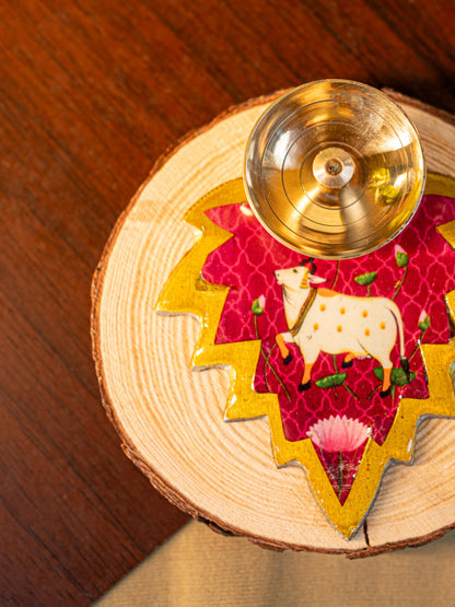 Brass Diya with Leaf - WBG1842