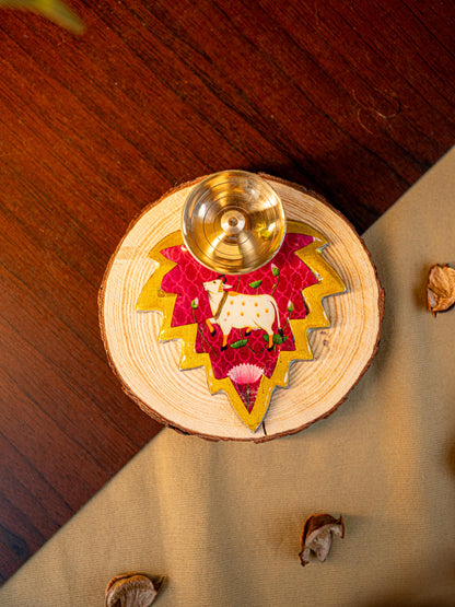 Brass Diya with Leaf - WBG1842