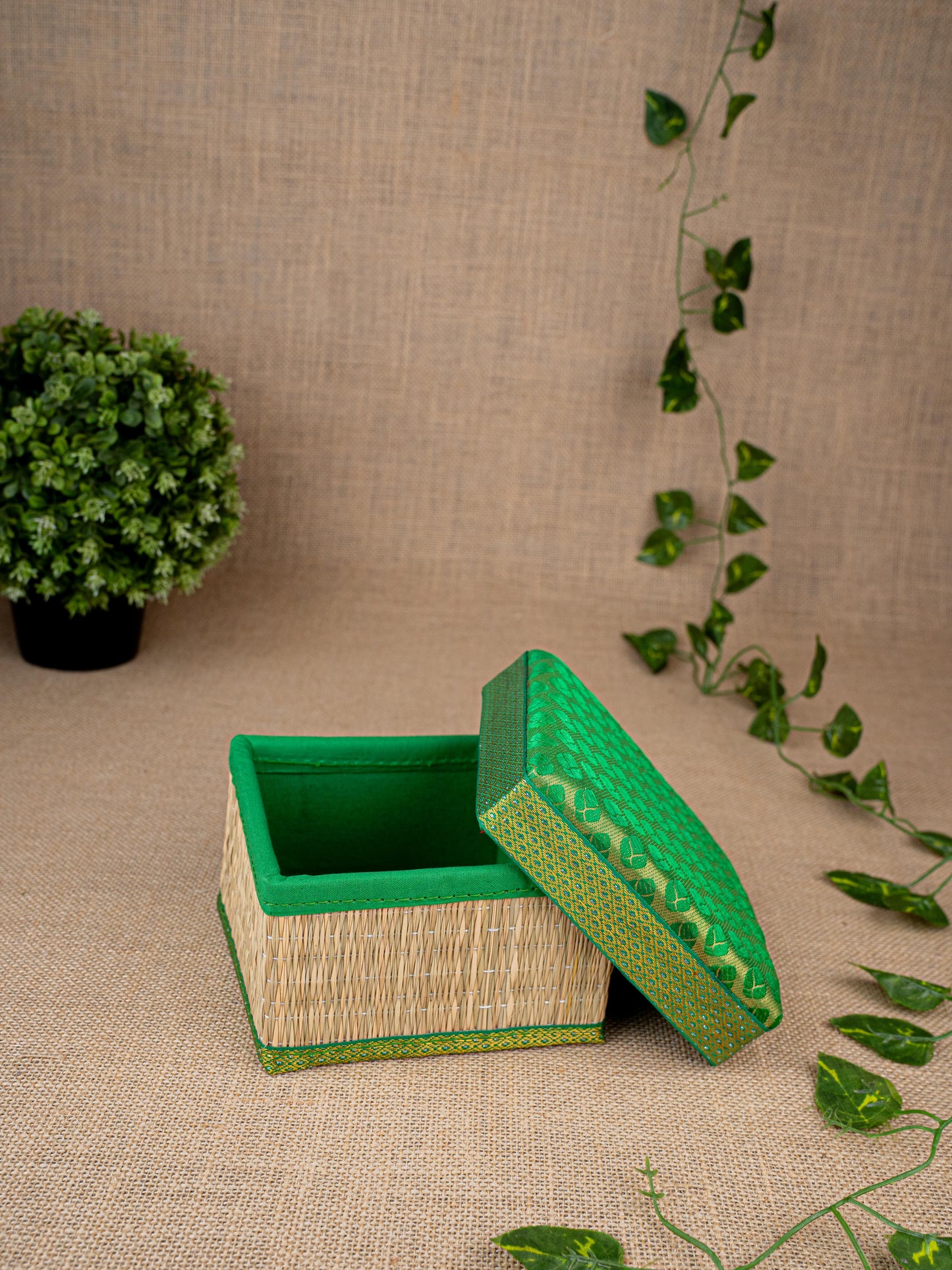 Korai Box - 6x6 inch - WL4916