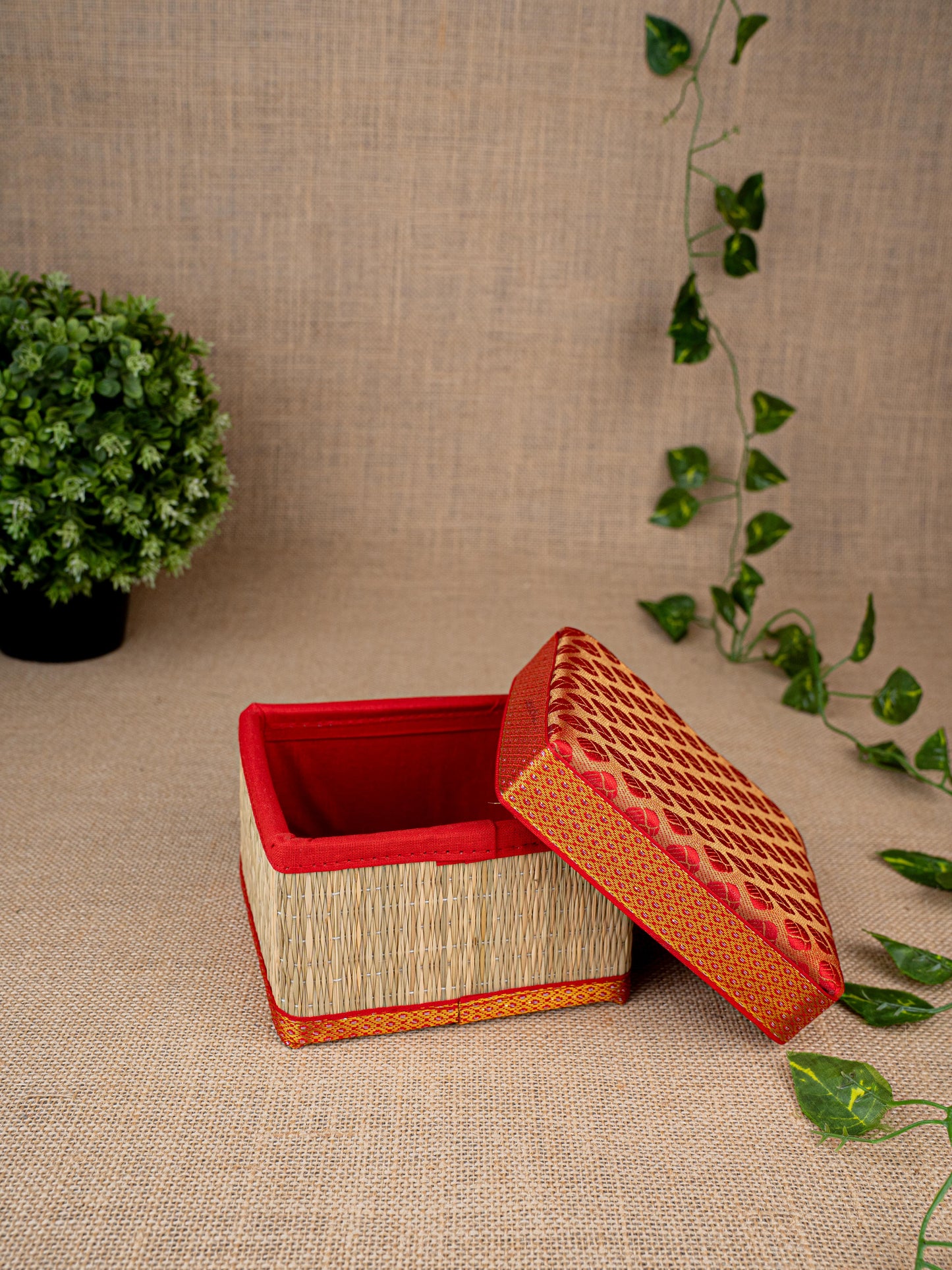 Korai Box - 6x6 inch - WL4916