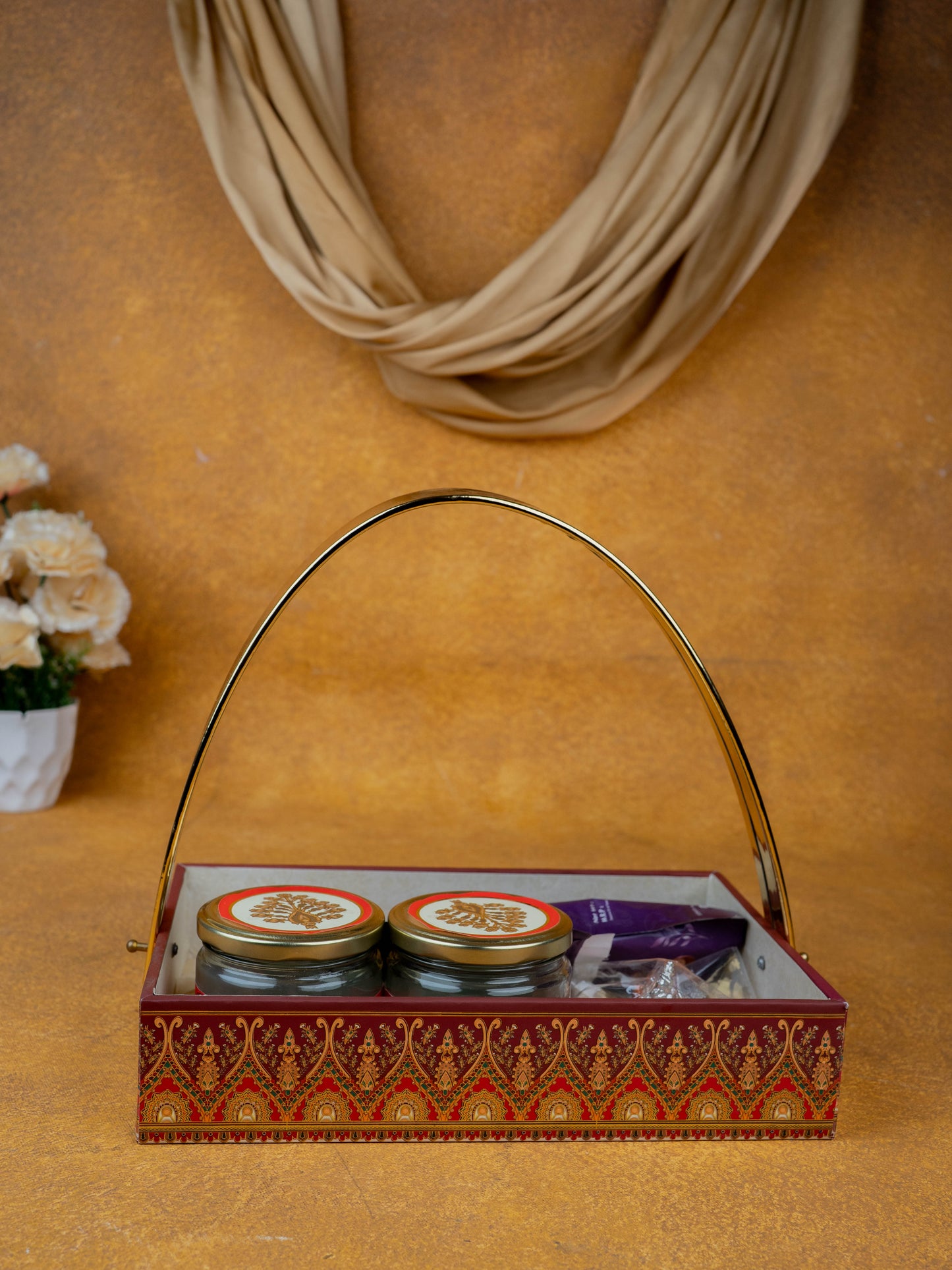 Deepavali: Tray with Set of 2 Glass Jar, 100Gms Cashew, Almond & German Silver Ganesha - WDC0009