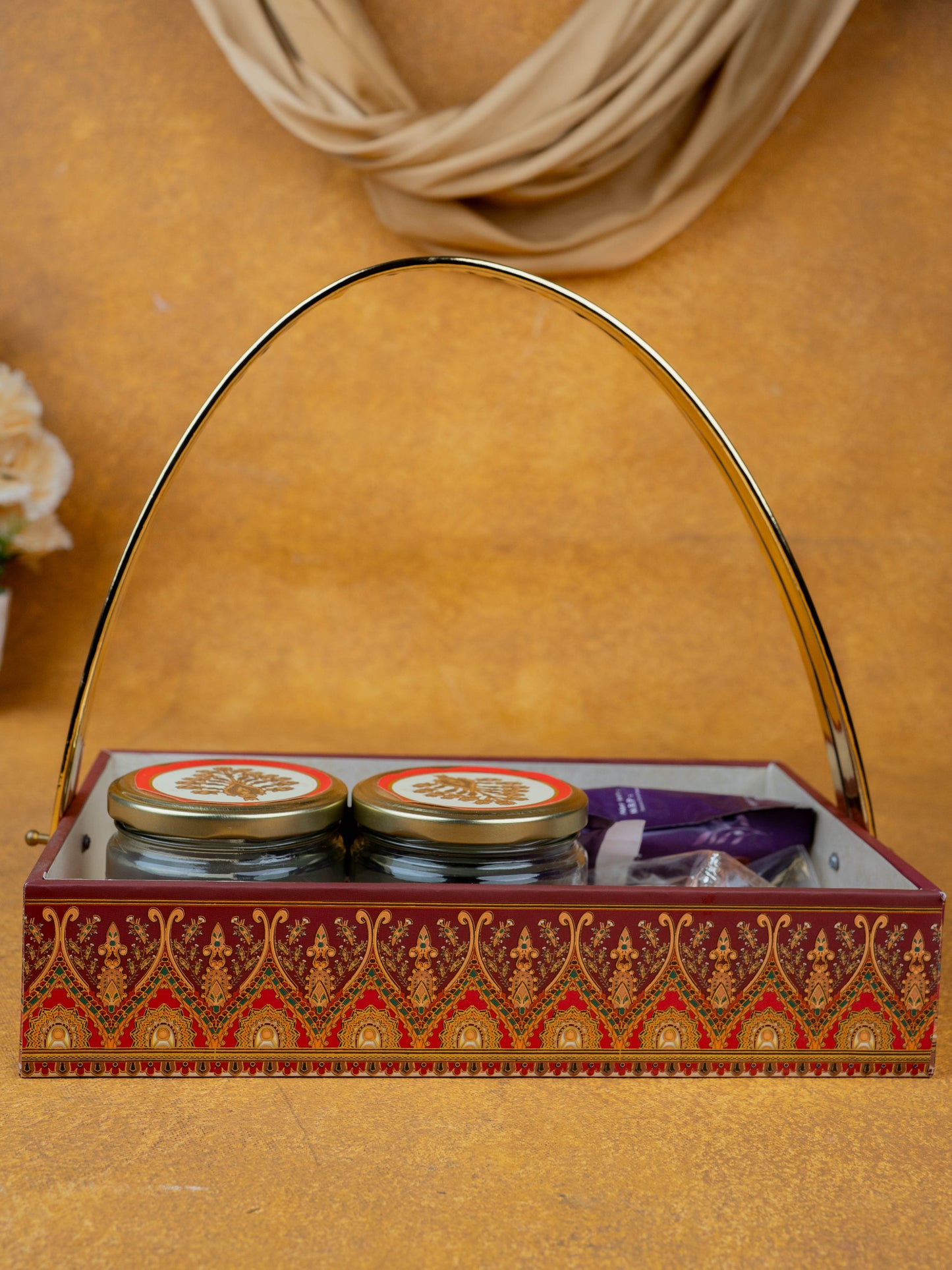 Deepavali: Tray with Set of 2 Glass Jar, 100Gms Cashew, Almond & German Silver Ganesha - WDC0009