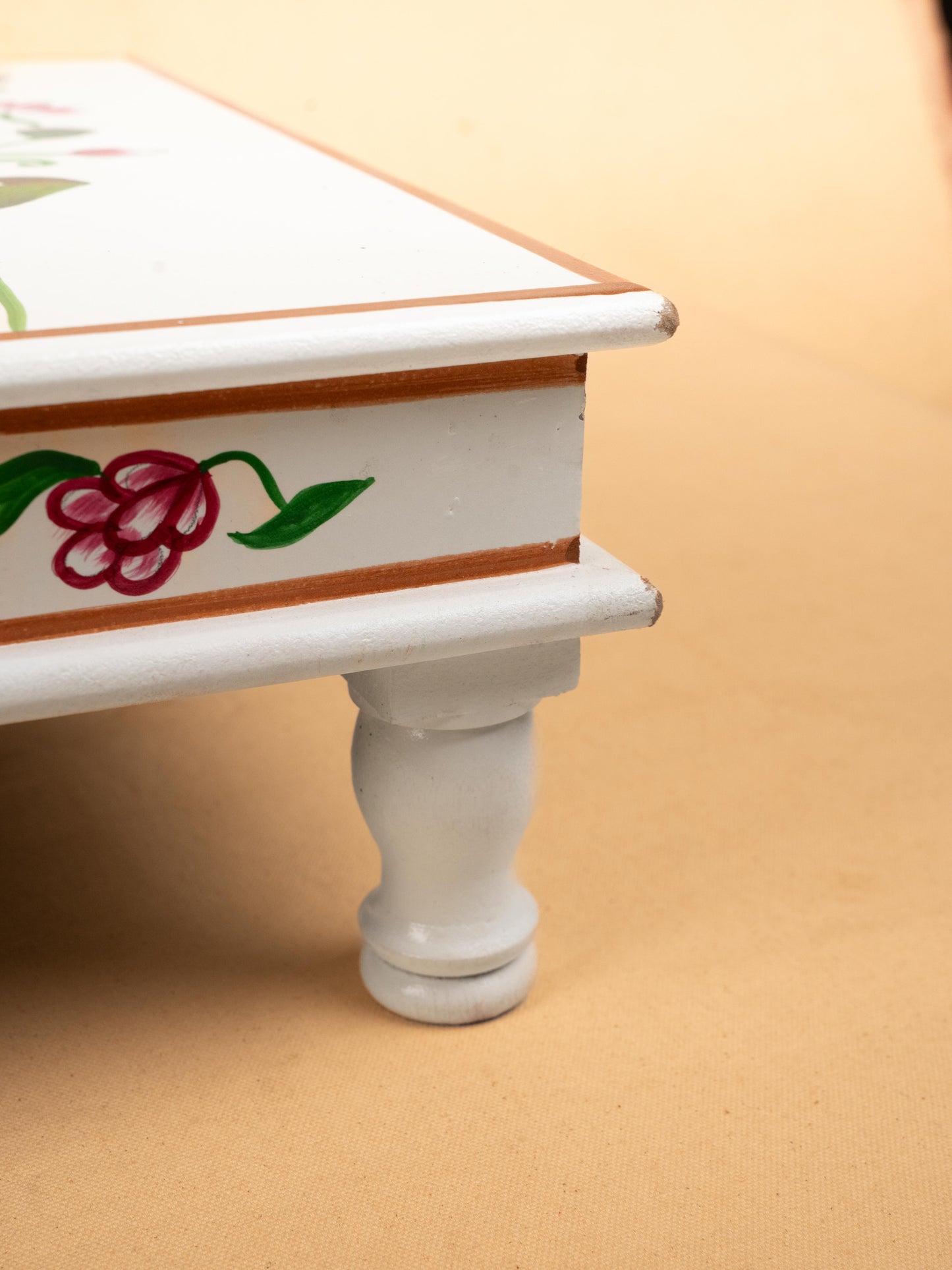 Handpainted Wooden Manai - WL4725