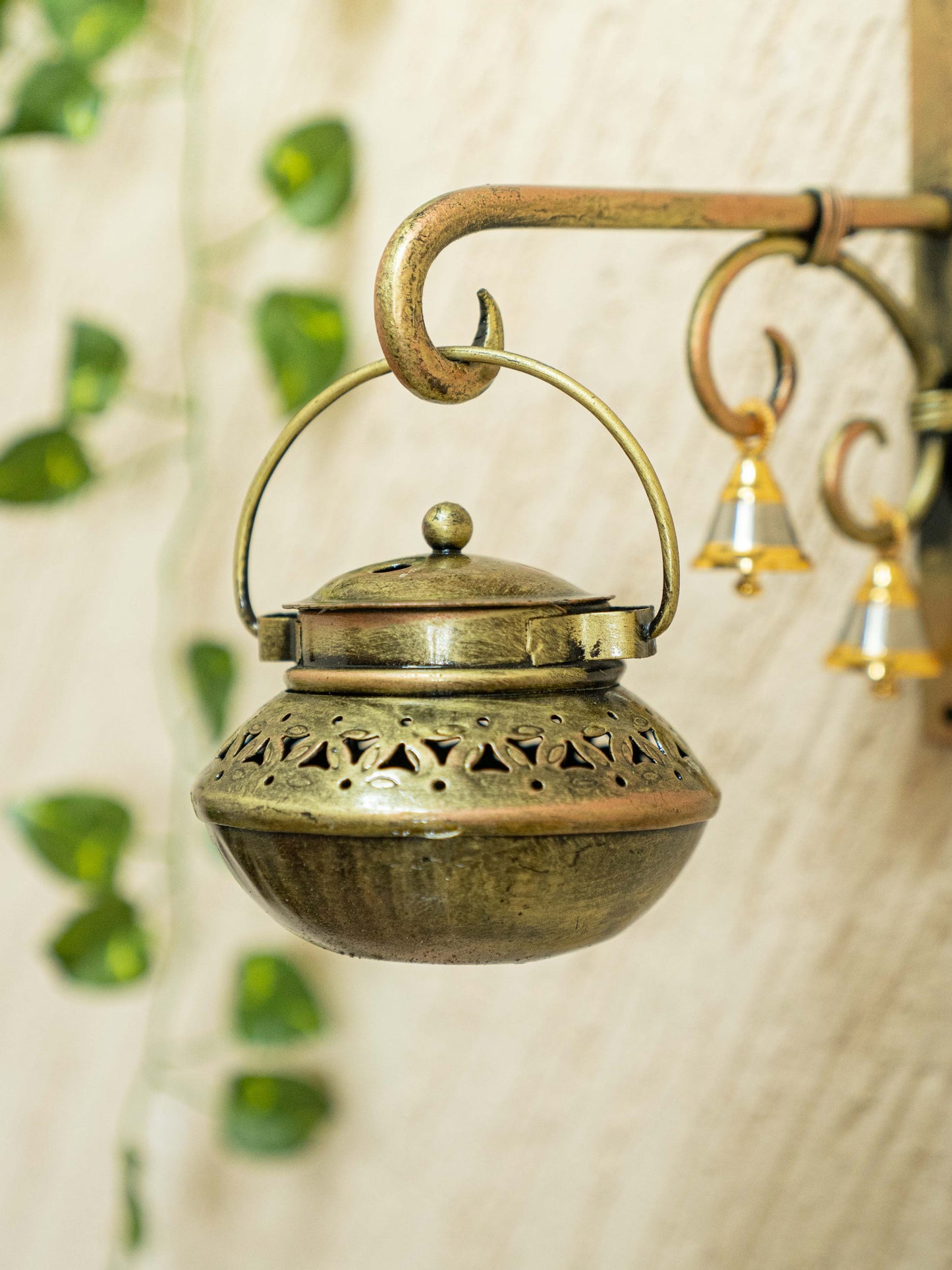 Metal Wall Hanging T Light Holder - WL5171