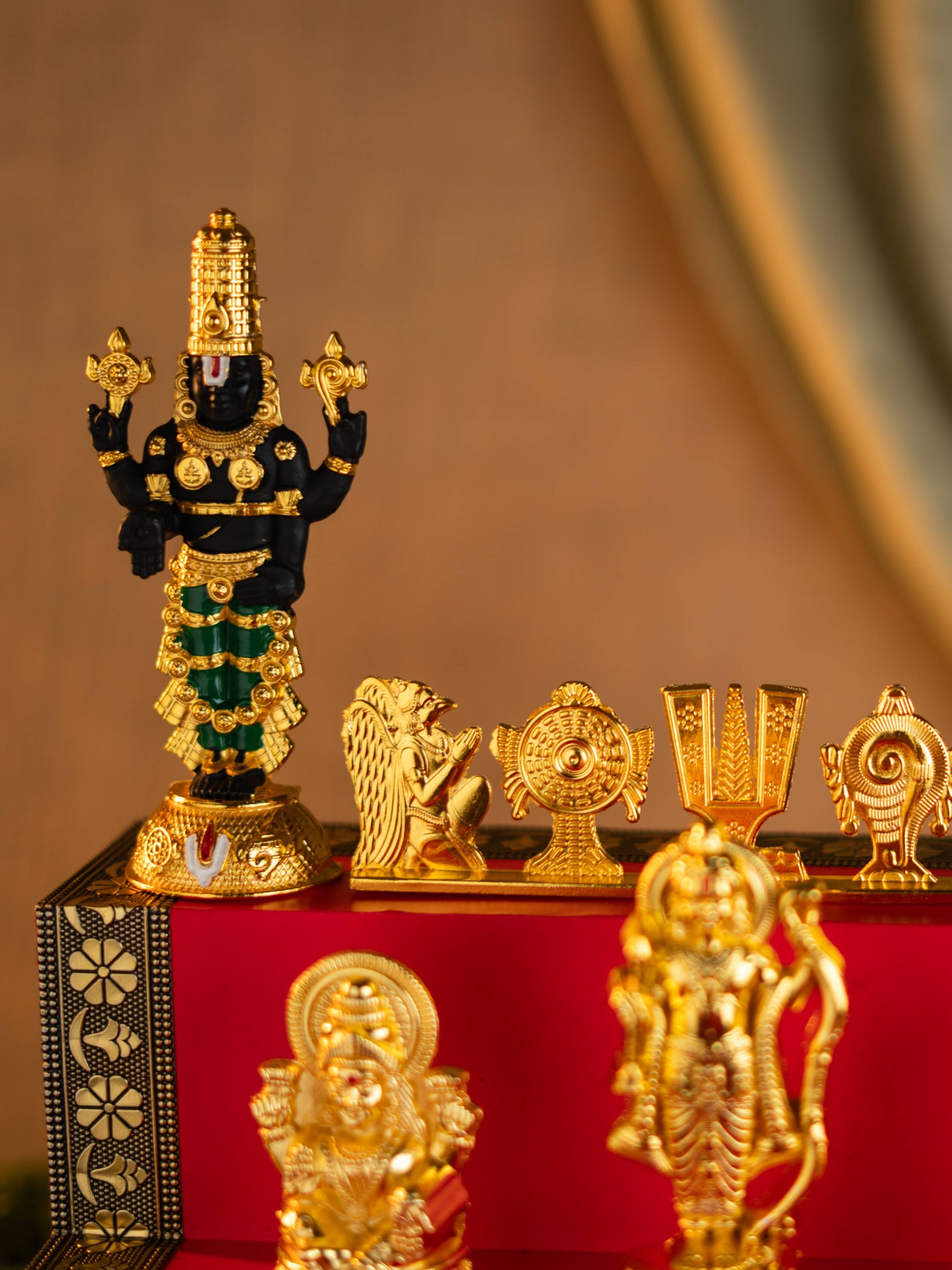 Swarna Golu - Gold Oxidized 5 Step Golu Padi & Zinc Alloy Idols - WL5190-1