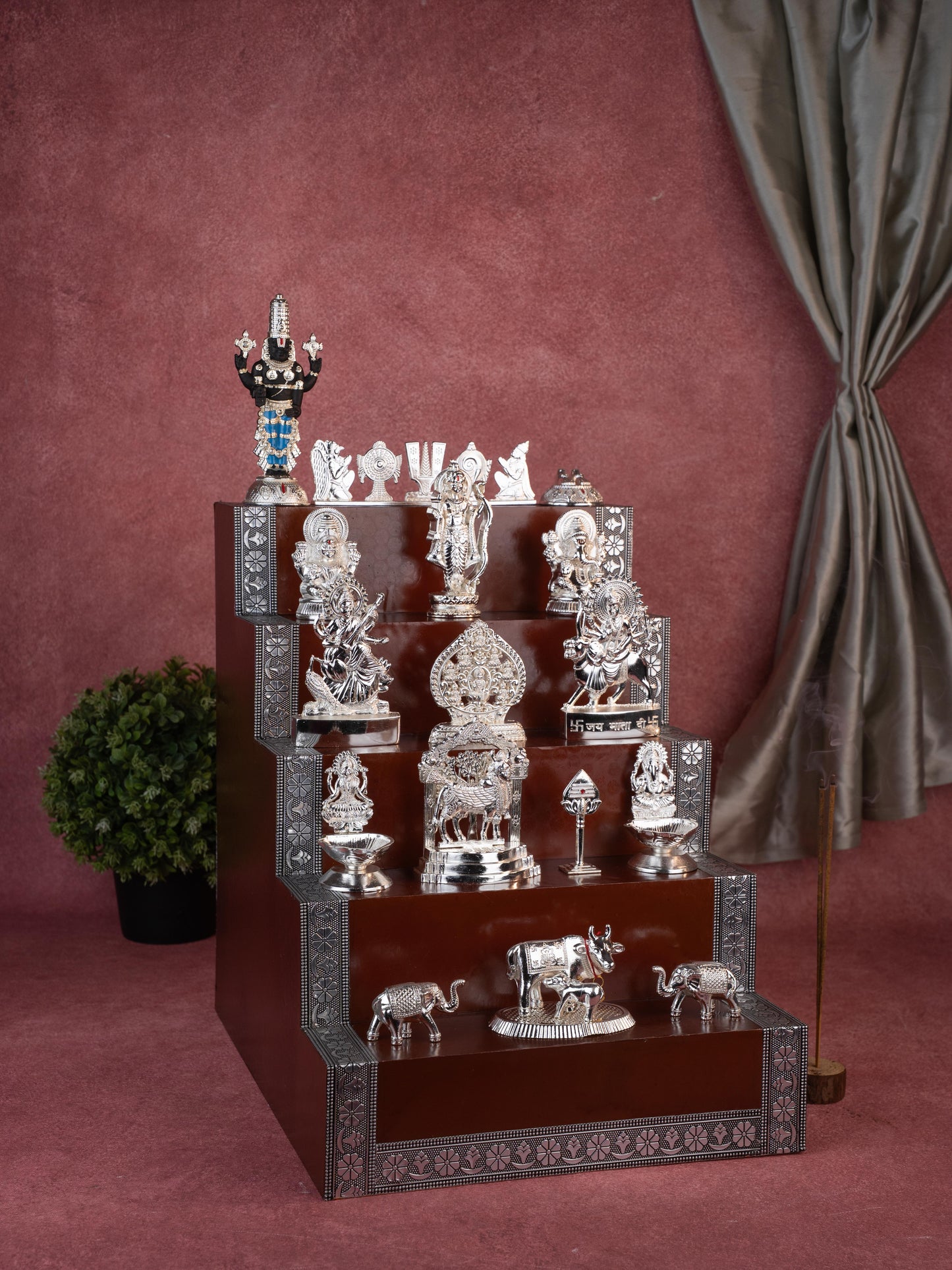 Swarna Golu - Silver Oxidized 5 Step Golu Padi & Zinc Alloy Idols - WL5190-2