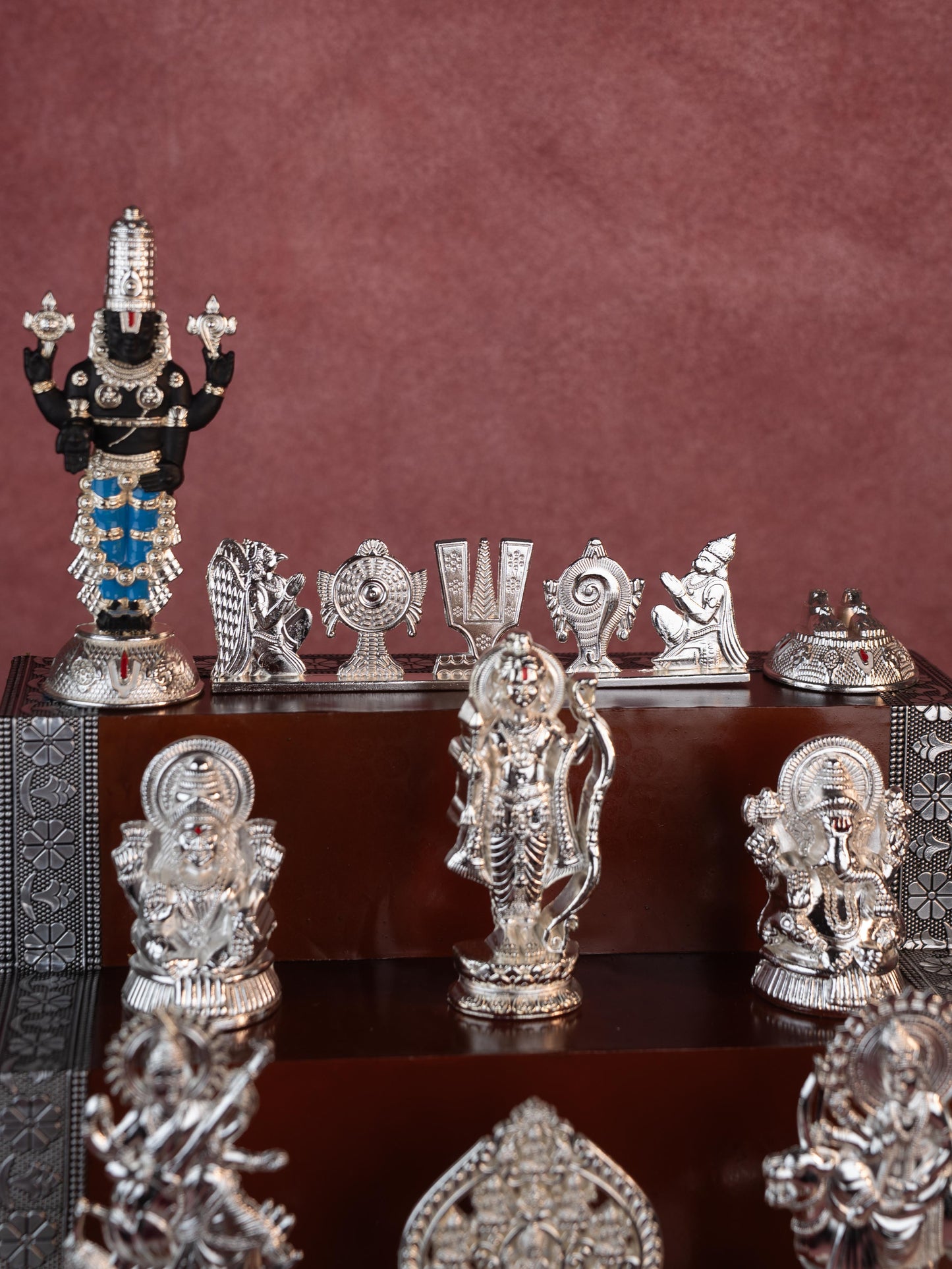 Swarna Golu - Silver Oxidized 5 Step Golu Padi & Zinc Alloy Idols - WL5190-2
