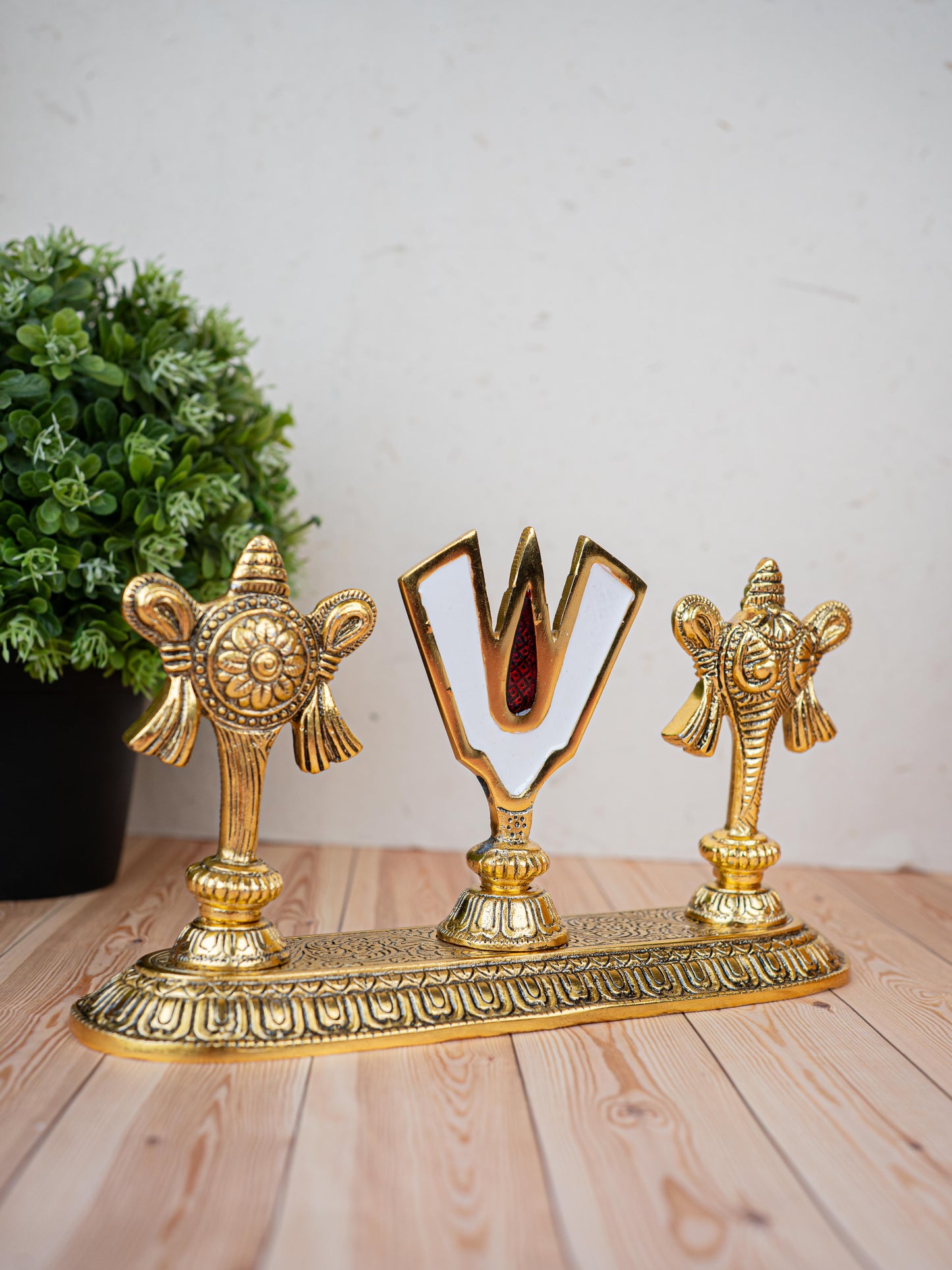 White Metal Shankh Chakra Tilak - 5 inch - Gold - WL5191-1