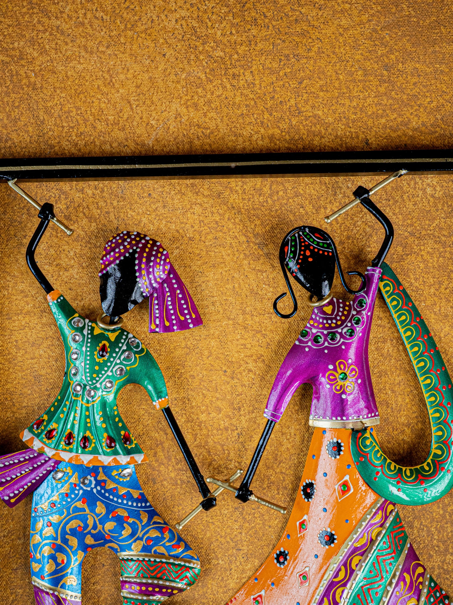 Metal Dandiya Couple Wall Hanging Frame - WL5252