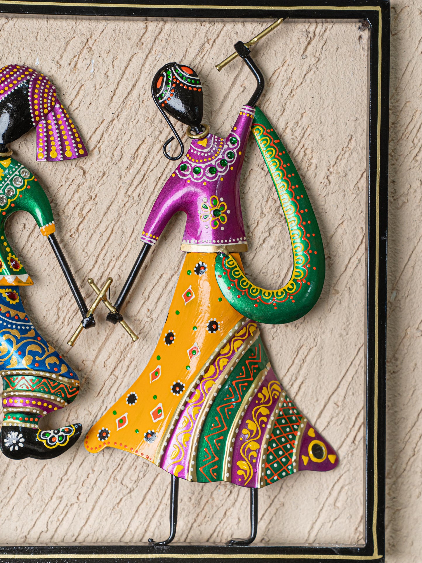 Metal Dandiya Couple Wall Hanging Frame - WL5252