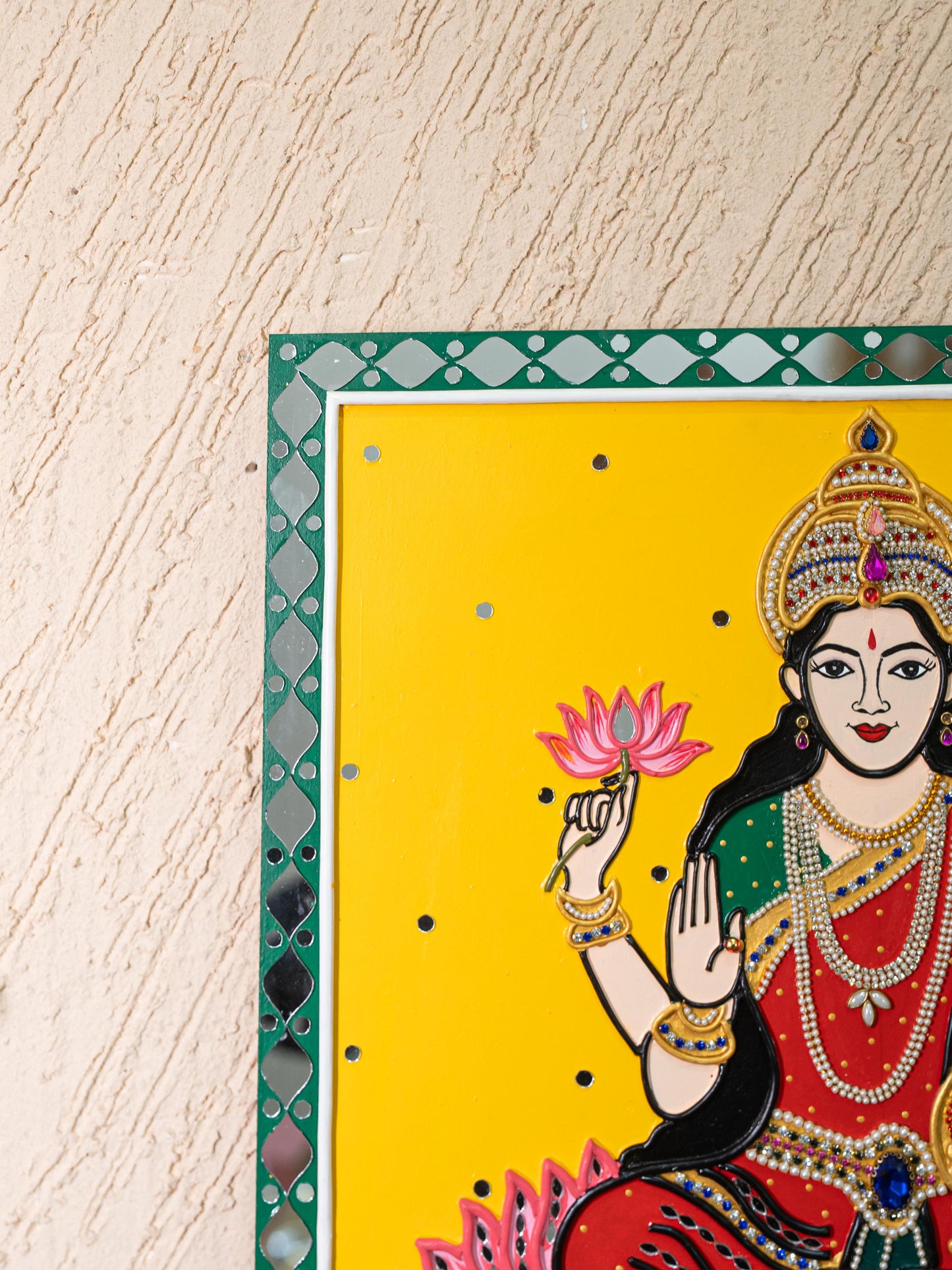 Lippan Art: Lakshmi Hanging Frame - 20 x 16 inch - WL5311