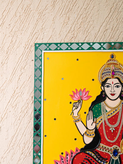 Lippan Art: Lakshmi Hanging Frame - 20 x 16 inch - WL5311
