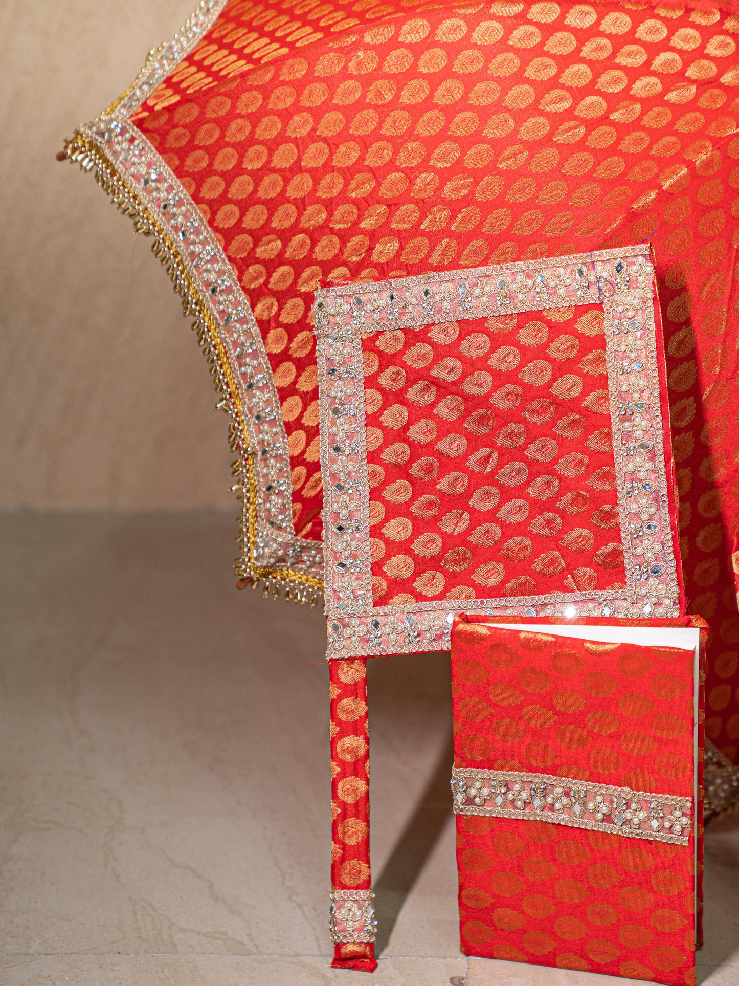 Kasi Yatra Set - Red - WL5333