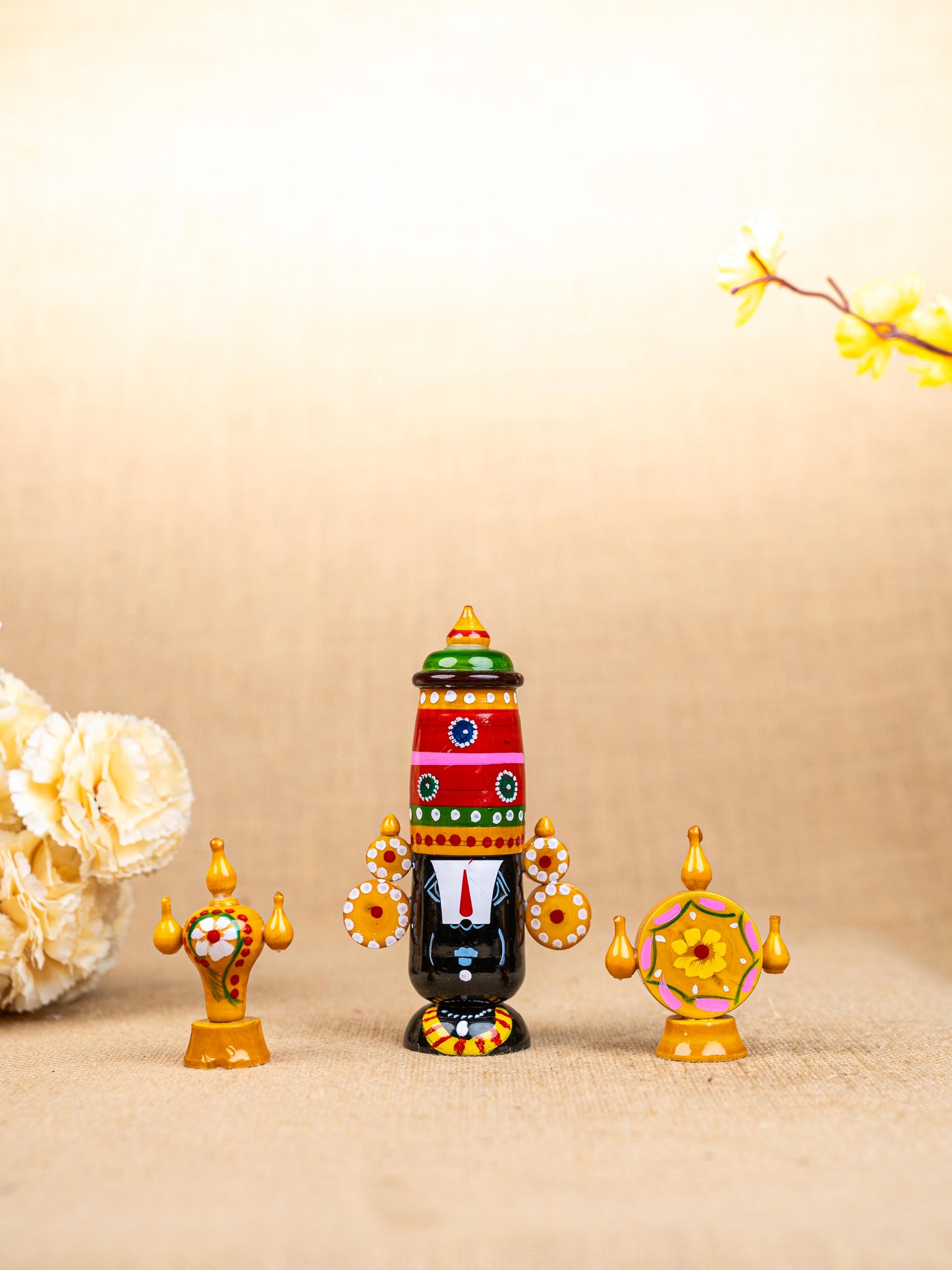 Kondapalli - Balaji with Shankh Chakra - WL5352