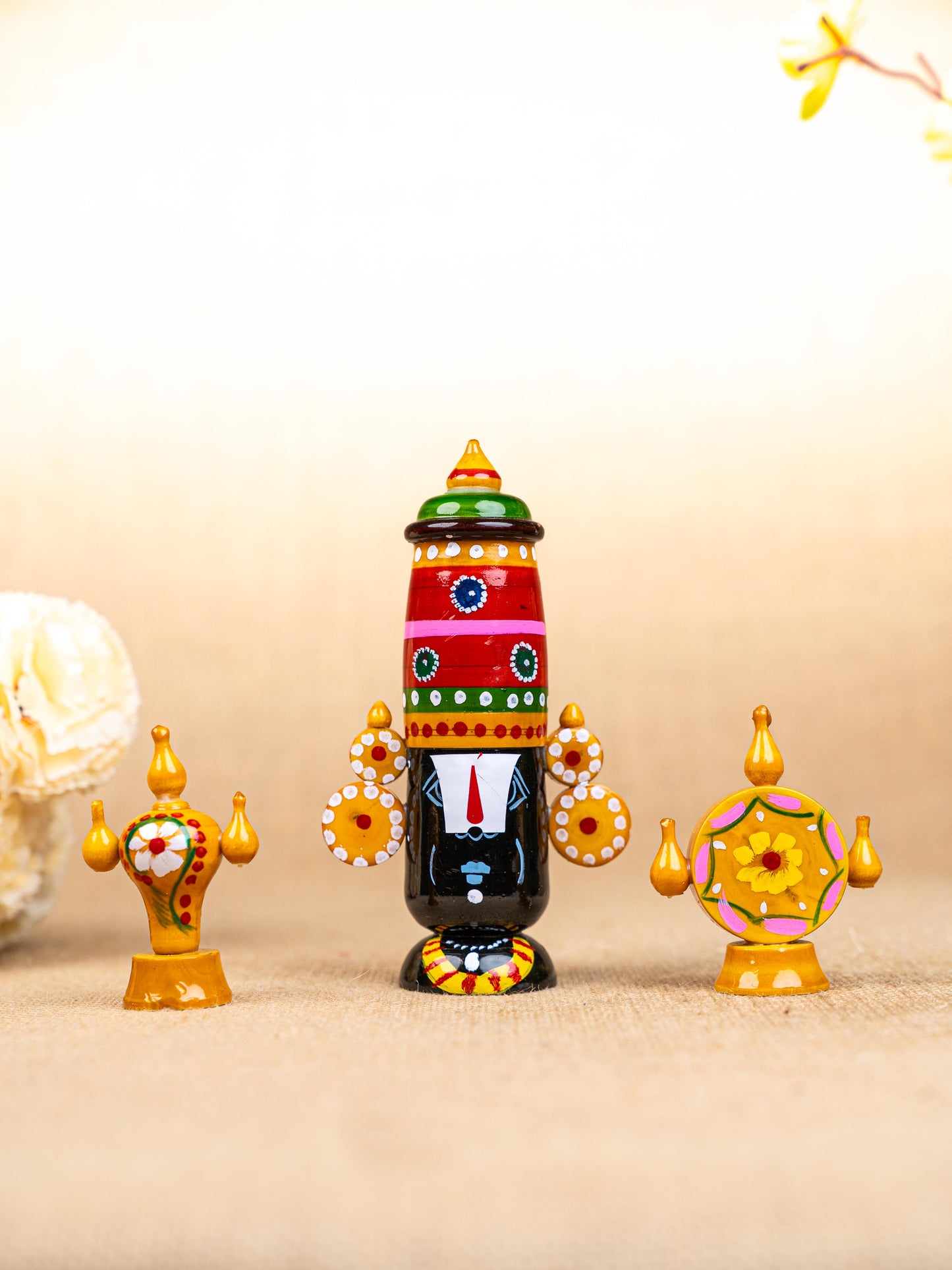 Kondapalli - Balaji with Shankh Chakra - WL5352