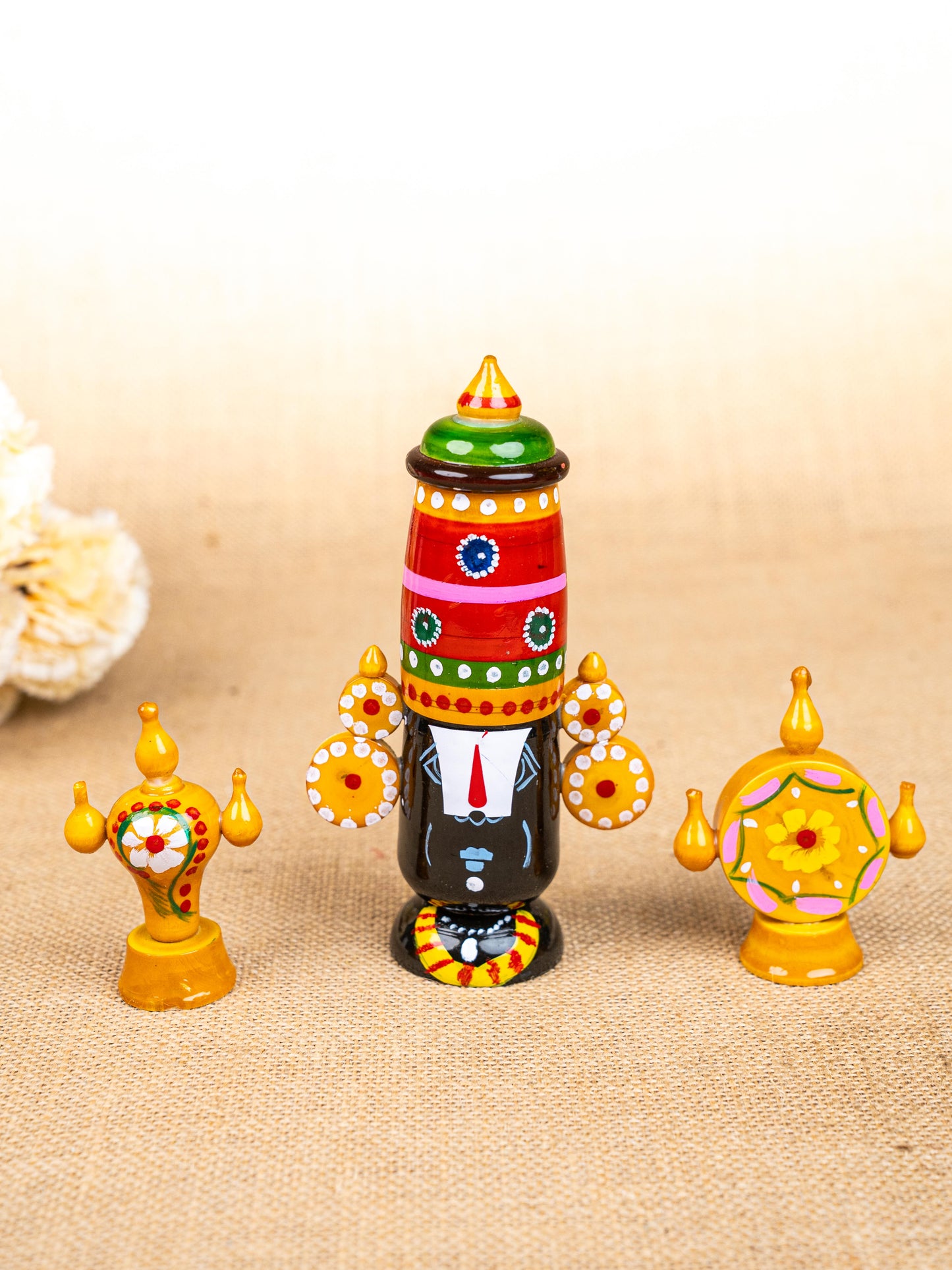 Kondapalli - Balaji with Shankh Chakra - WL5352