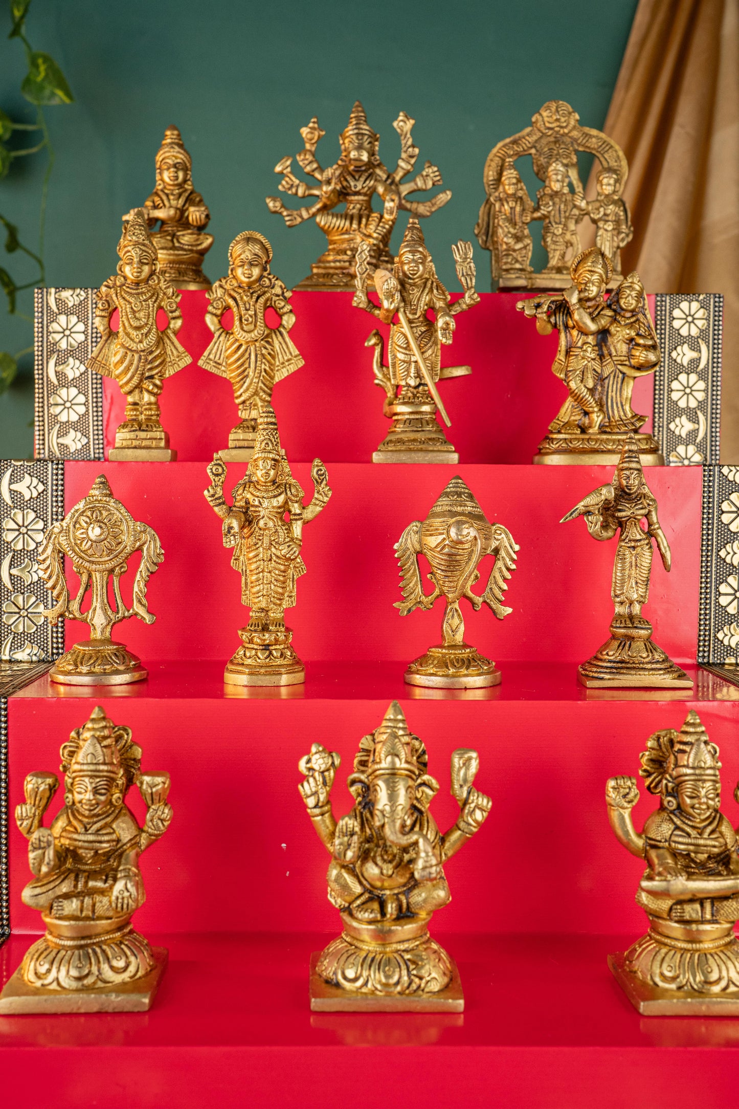 Swarna Golu - Gold Oxidized 5 Step Golu Padi & Brass Idols - WL5404-2