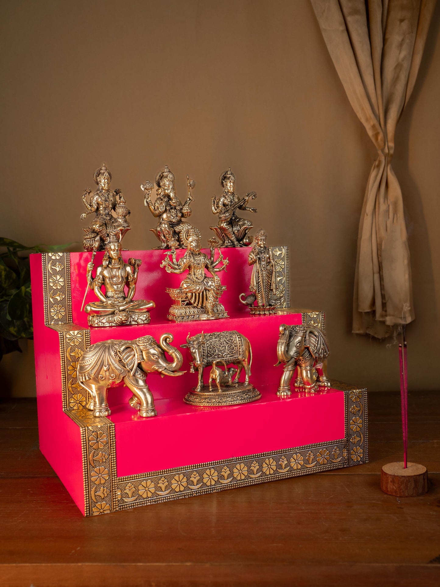 Swarna Golu 3 Step - Gold Oxidized Golu Padi & Brass Antique Idols - WL5422