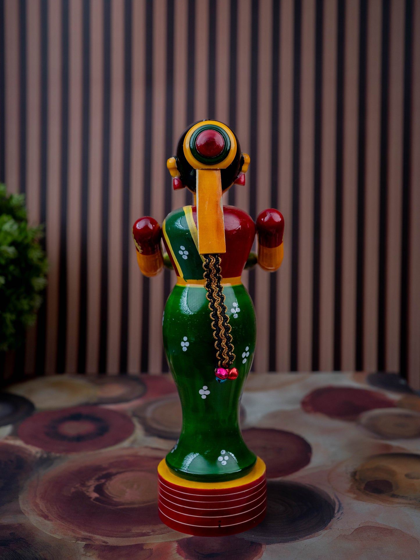 Kondapalli - Welcome Lady with Thambulam - 9 inch - WL5433
