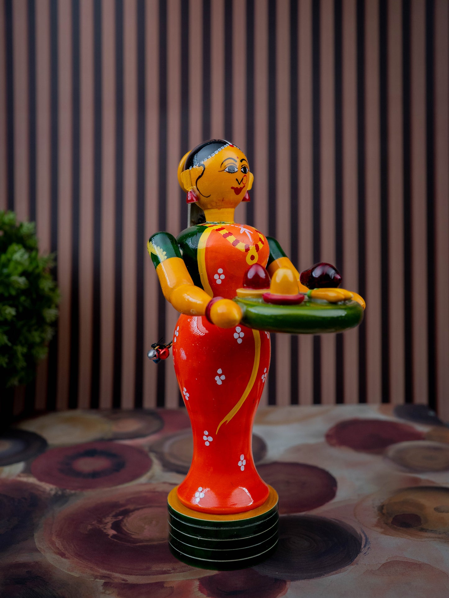 Kondapalli - Welcome Lady with Thambulam - 9 inch - WL5433