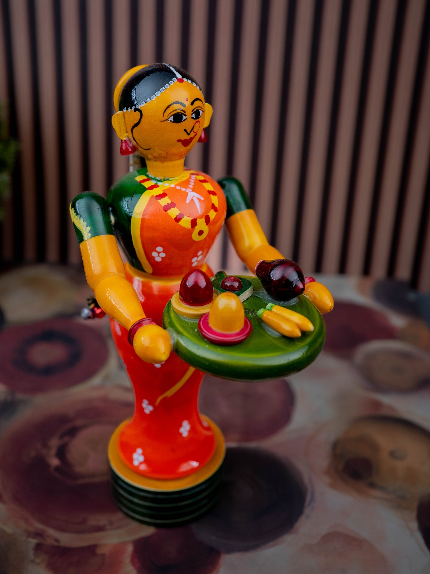 Kondapalli - Welcome Lady with Thambulam - 9 inch - WL5433