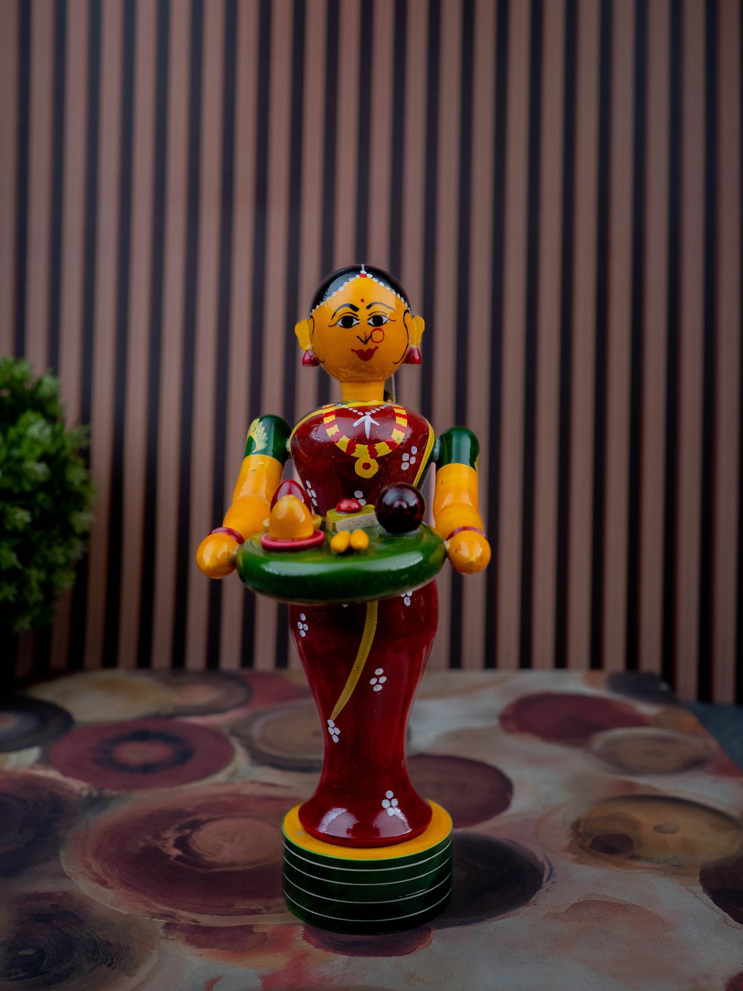 Kondapalli - Welcome Lady with Thambulam - 9 inch - WL5433