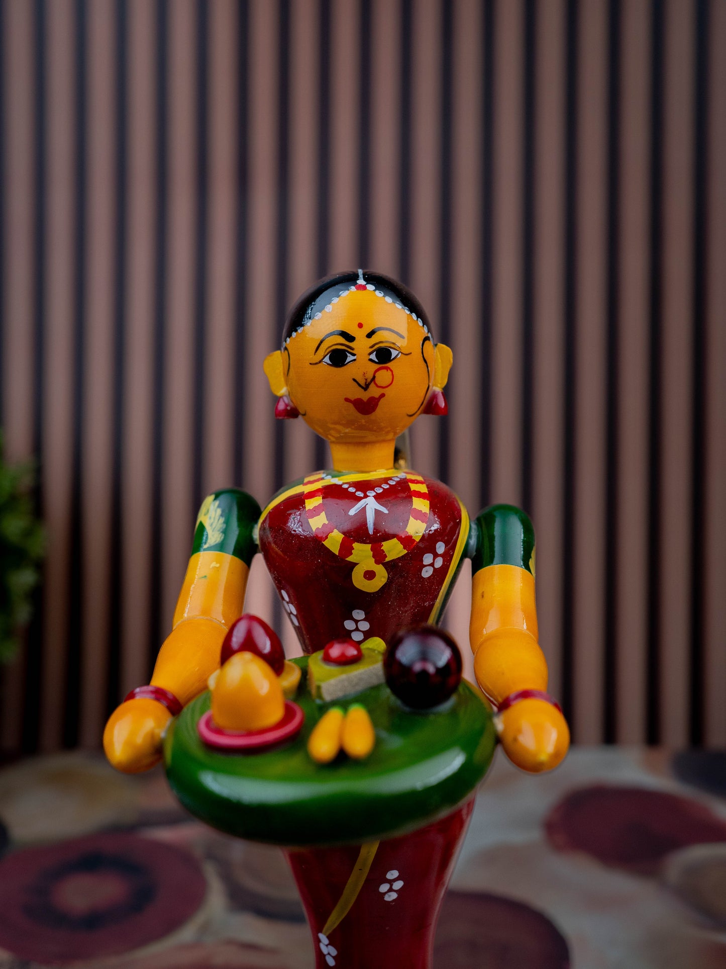 Kondapalli - Welcome Lady with Thambulam - 9 inch - WL5433