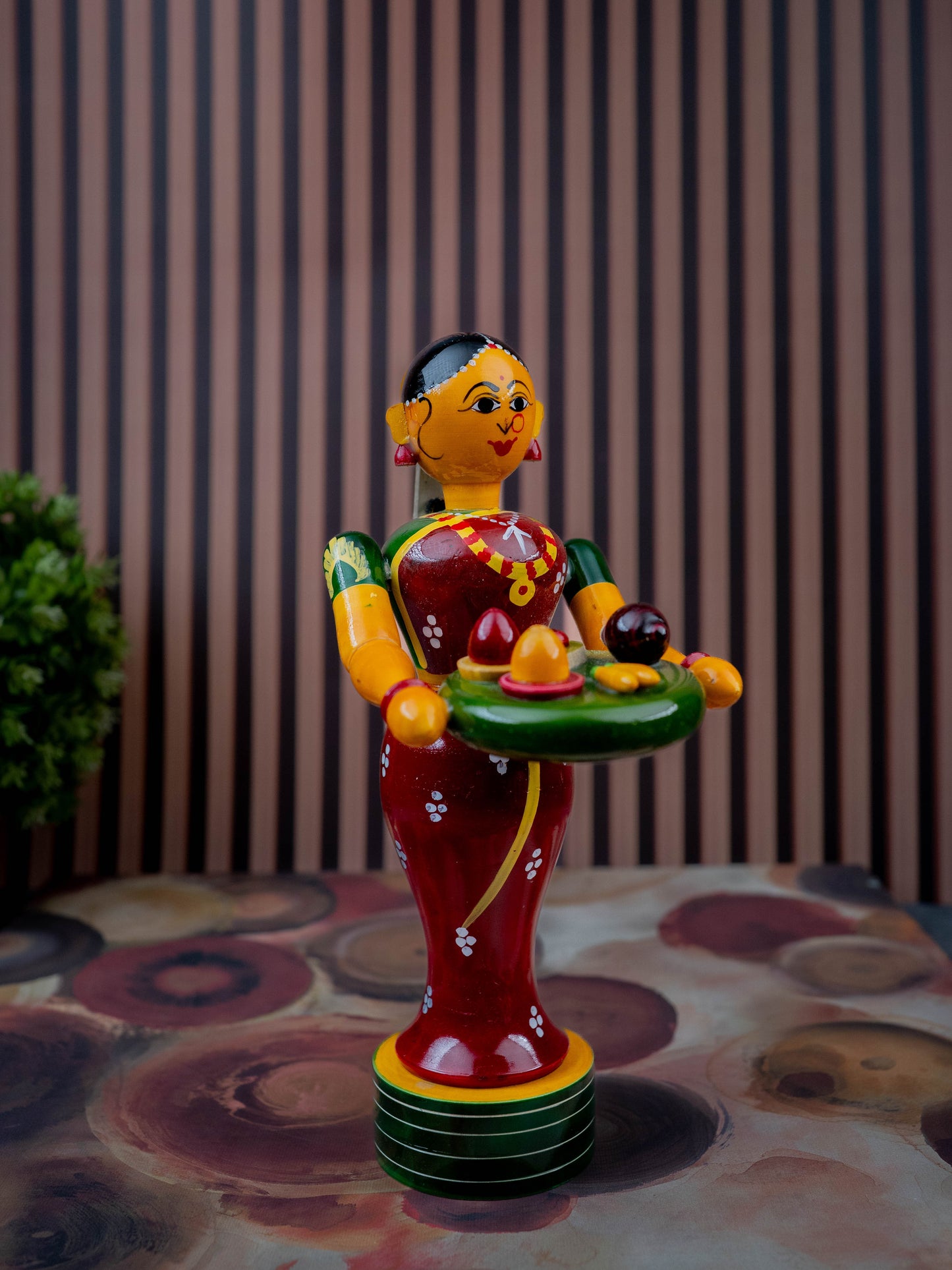 Kondapalli - Welcome Lady with Thambulam - 9 inch - WL5433