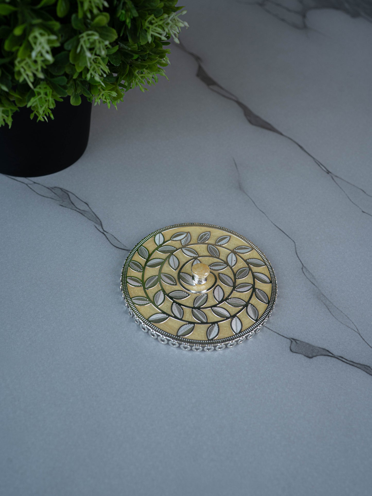 White Metal Designer Mug Lid - Beige - WL5495-2