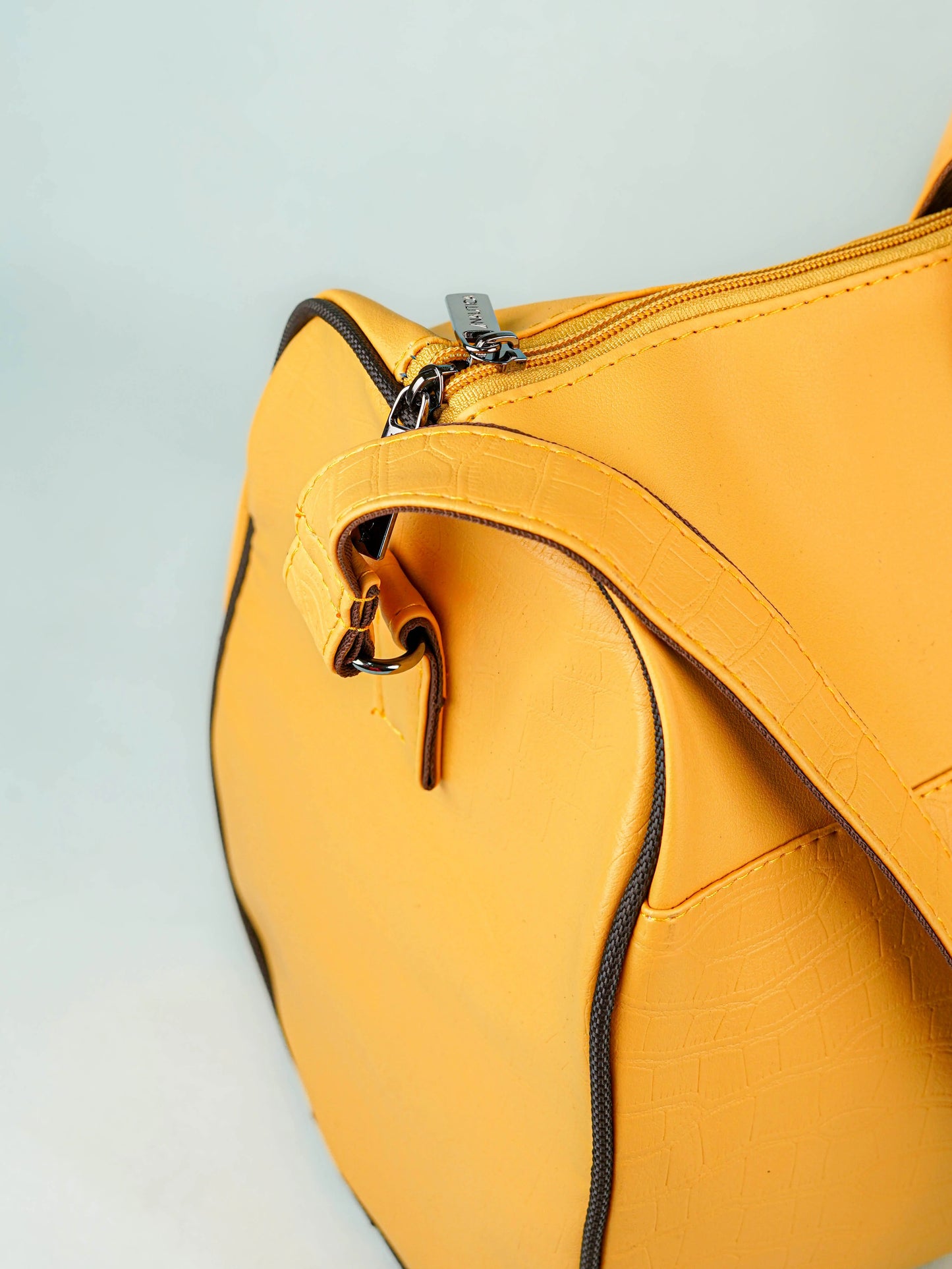 Leather Duffle Bag - WL5778