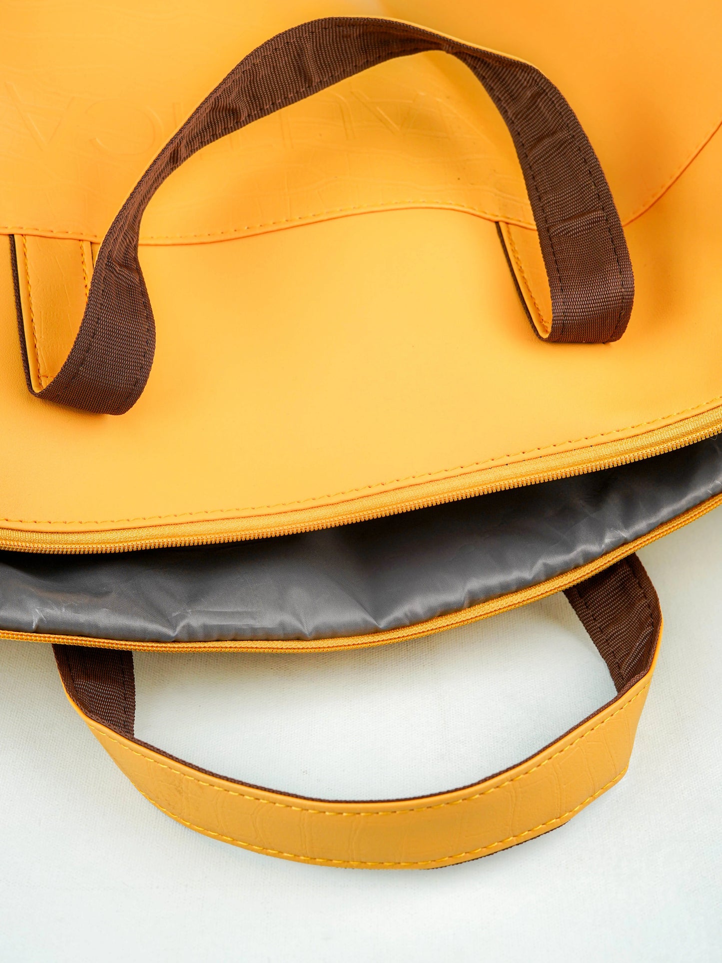 Leather Duffle Bag - WL5778