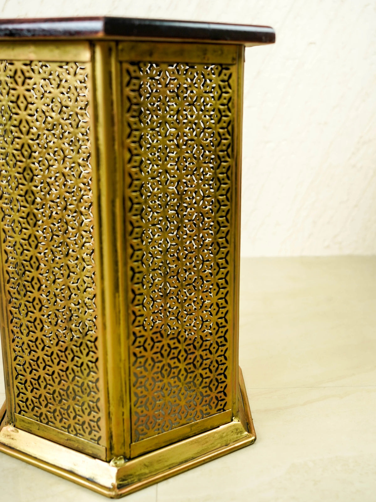 Coffee Centre Table with 4 Side Stools - Gold - WL6096