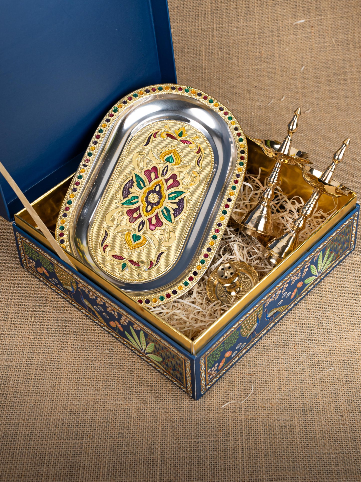 Gift Hamper - Oval Plate with Kerala Diya and Agarbathi Stand - WMH0001
