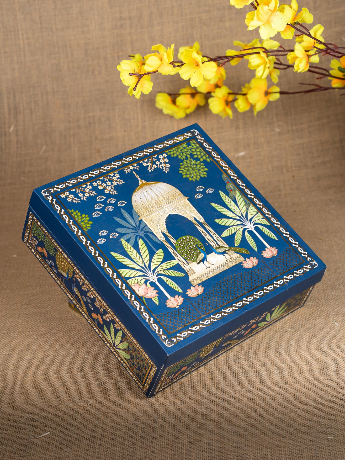 Gift Hamper - Oval Plate with Kerala Diya and Agarbathi Stand - WMH0001