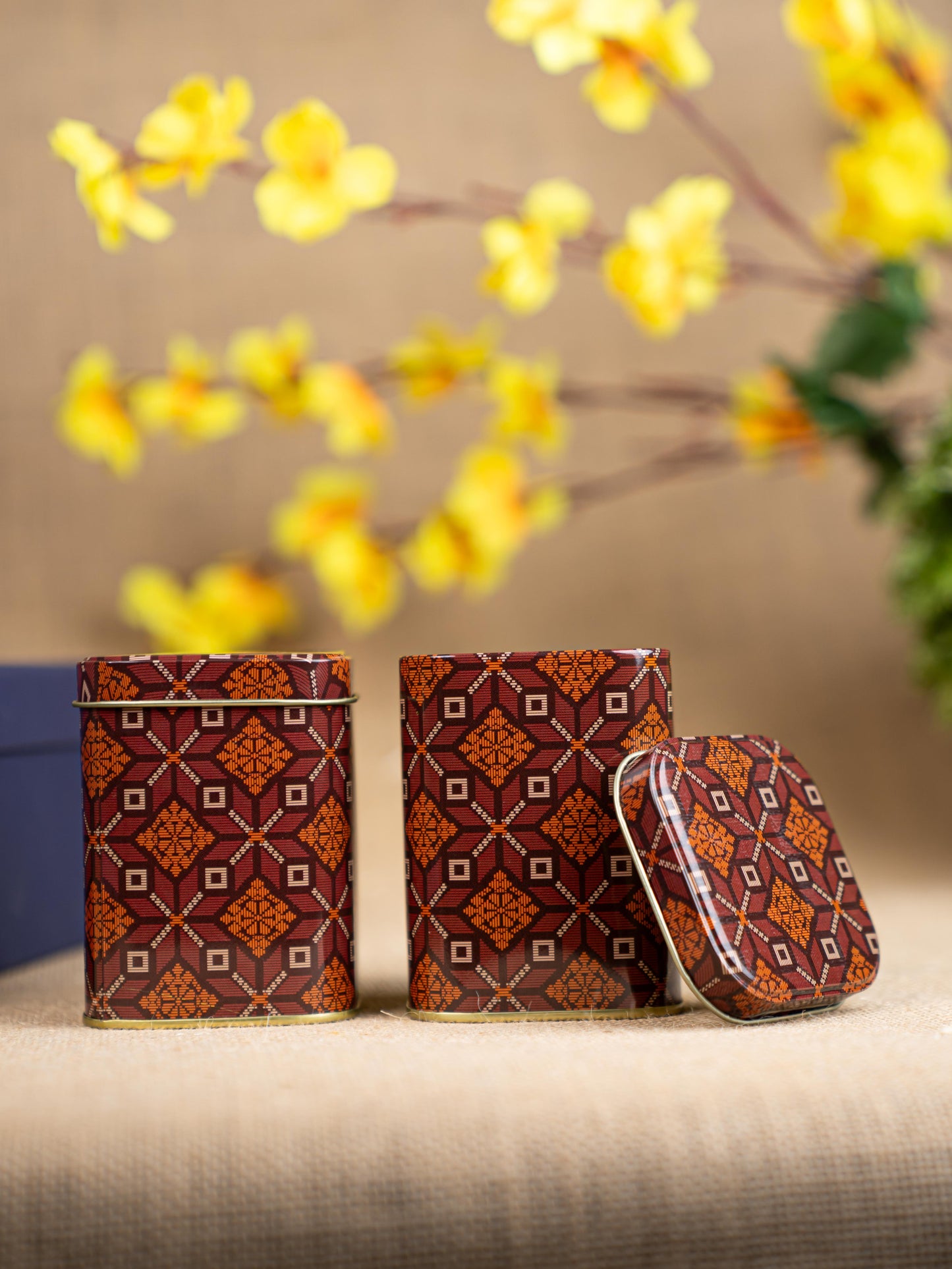 Gift Hamper - Tin with Dry Fruits, Keychain and Pen - WMH0005
