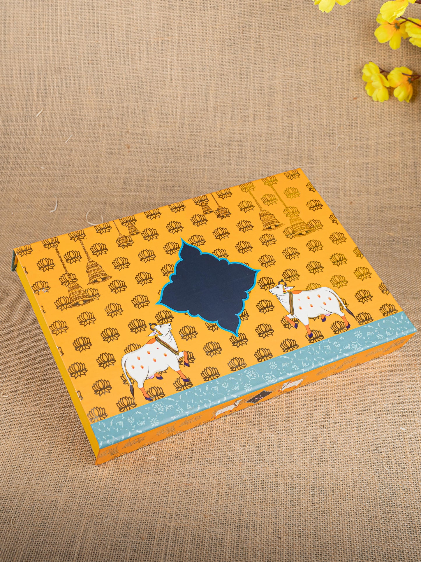 Gift Hamper - Fridge Magnet with Slokha Book - WMH0009