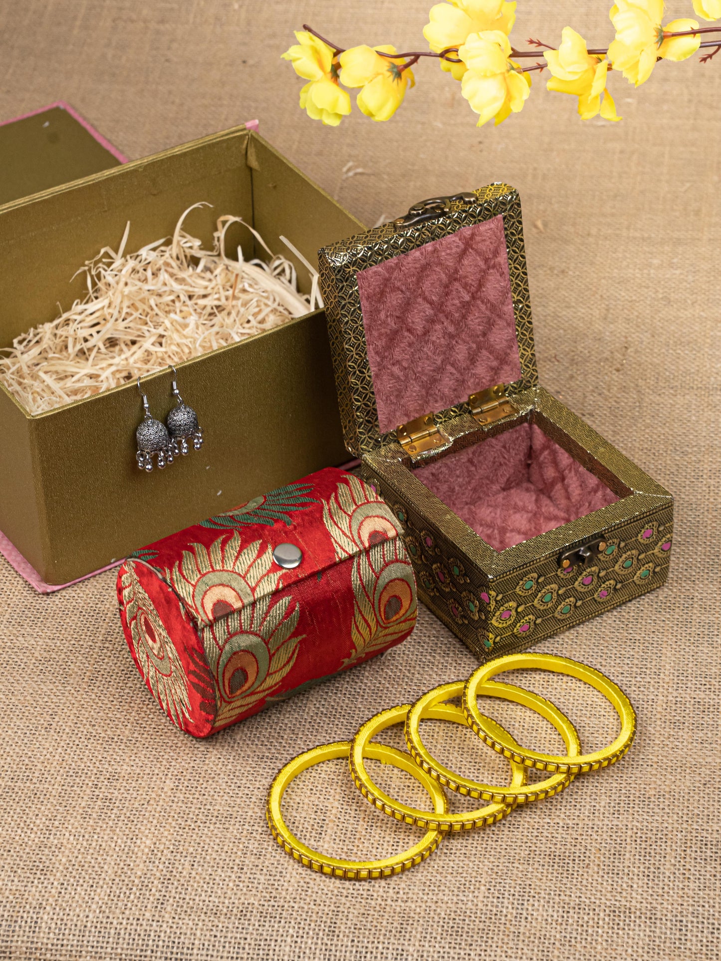 Gift Hamper - Jewel Box and Bangle Holder with Oxidized Earring and Kundan Bangles - WMH0020