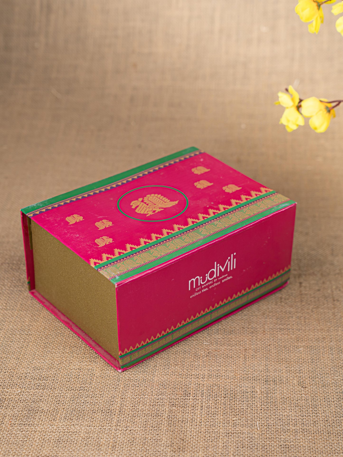Gift Hamper - Manai with Ganesha Pooja Mandir and Fridge Magnet - WMH0024