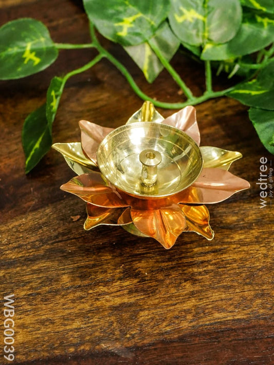 Brass And Copper Flower Shaped Diya - Wbg0039 Diyas