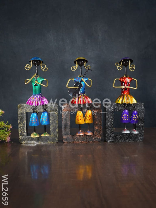 Handpainted Musicians with Wooden Stand - Set of 3 - WL2659