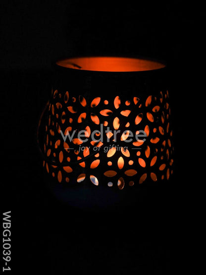 Hanging Jhaali T Light Holder - WBG1039