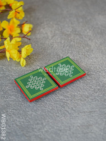 Laminated Manai - Sikku Kolam Design - Set of 2 - WBG1382