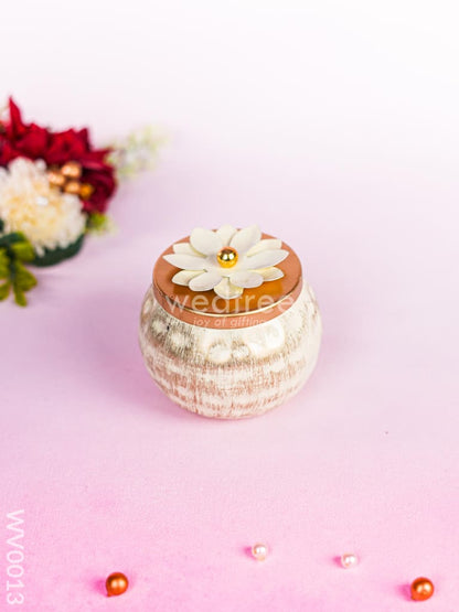 Love Bundle with Dry Fruit Box and Almonds [50gms] - WV0013