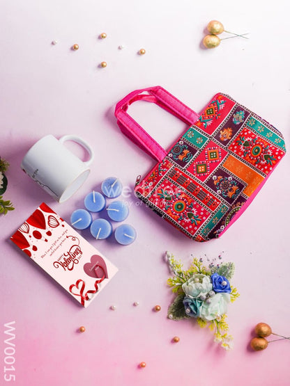 Love Bundle with Hand Bag, Customizable Mug, Scented Candles and Card - WV0015