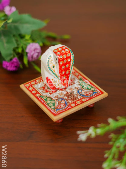 Marble - Hexagon Shaped chowki with peacock design and ganesh 4 inch - W2860