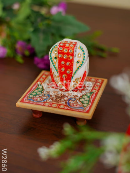 Marble - Hexagon Shaped chowki with peacock design and ganesh 4 inch - W2860