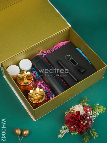 New Year Hamper 8 - Corporate Kit, Candles and Container - WH0042